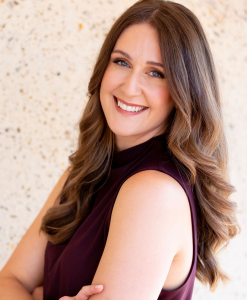 Headshot Raquel CROP