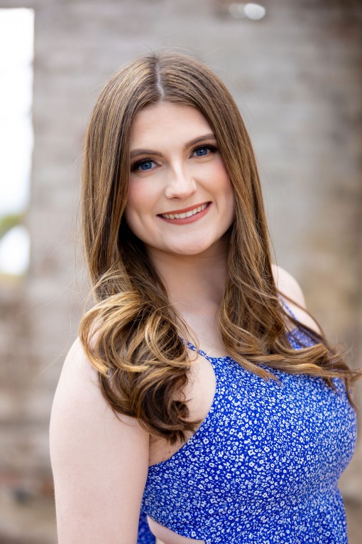 Ella HEADSHOT
